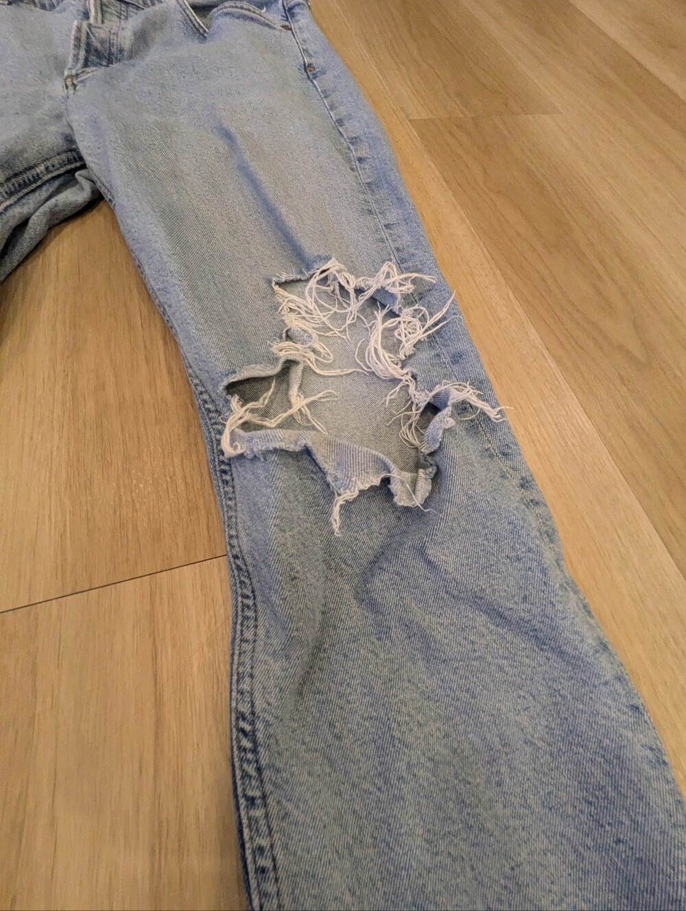 Agolde Ripped Knee Riley Jean Size 29 - Picture 3 of 10